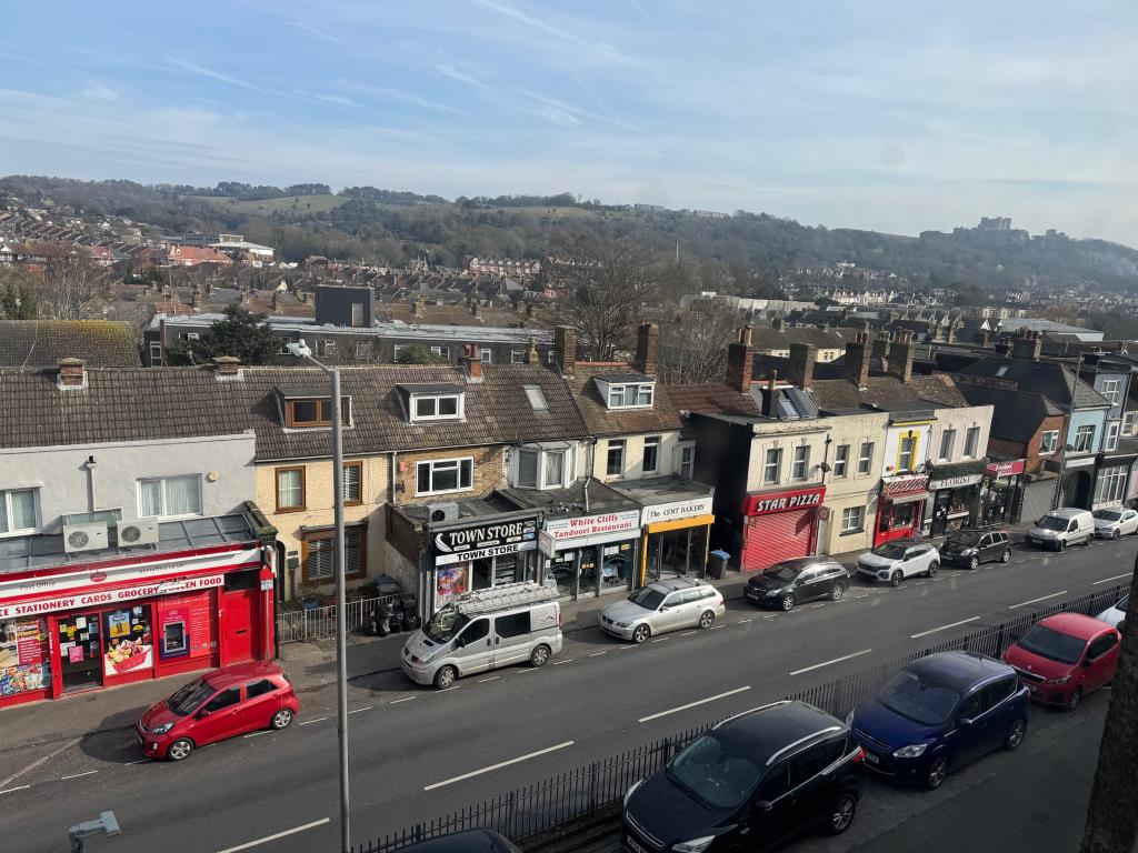 Lot: 91 - FOUR STOREY PROPERTY WITH POTENTIAL - View from the front